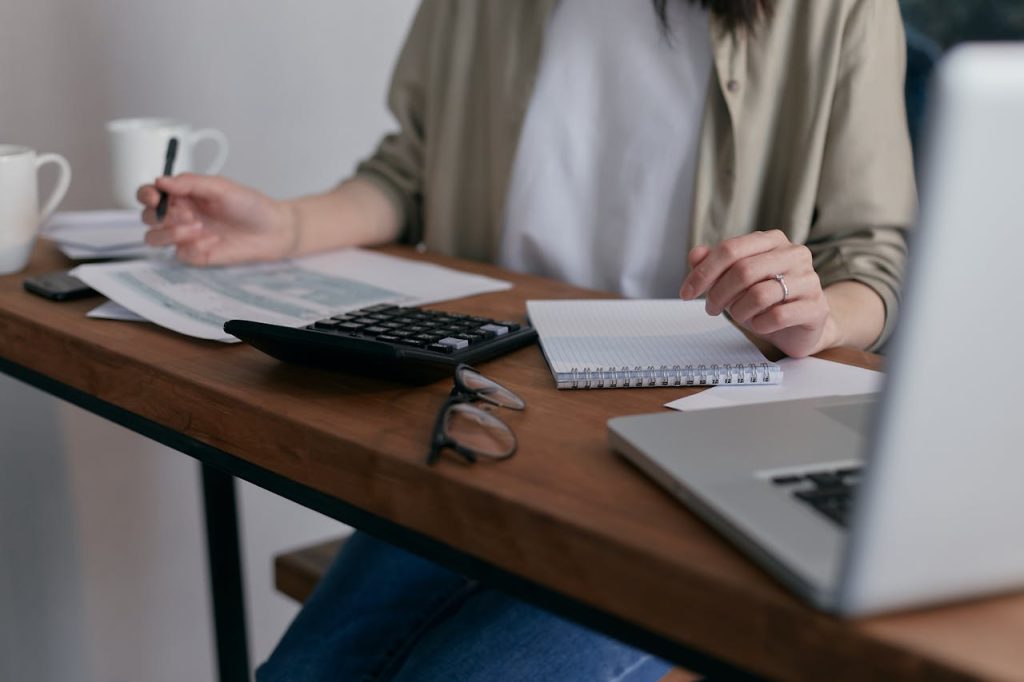 How Students Can File Their Taxes in Canada
